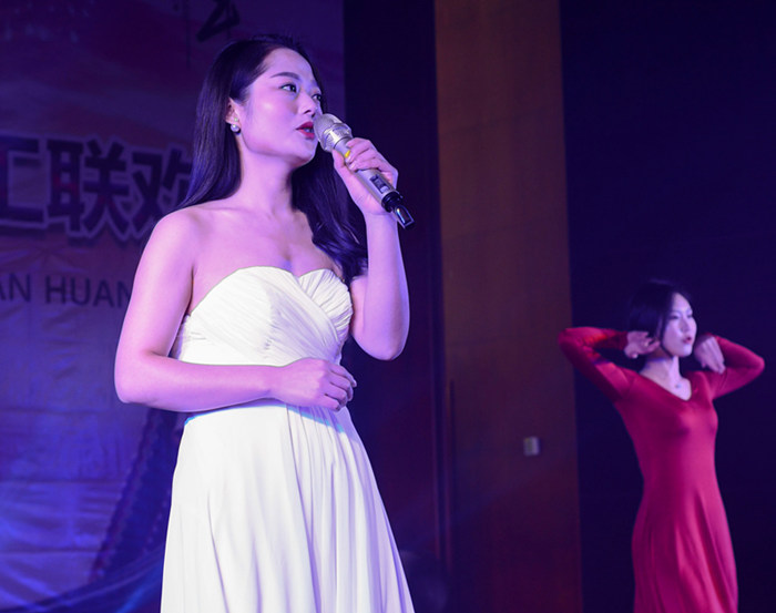 文化与传播学院分工会 歌伴舞《年轮》